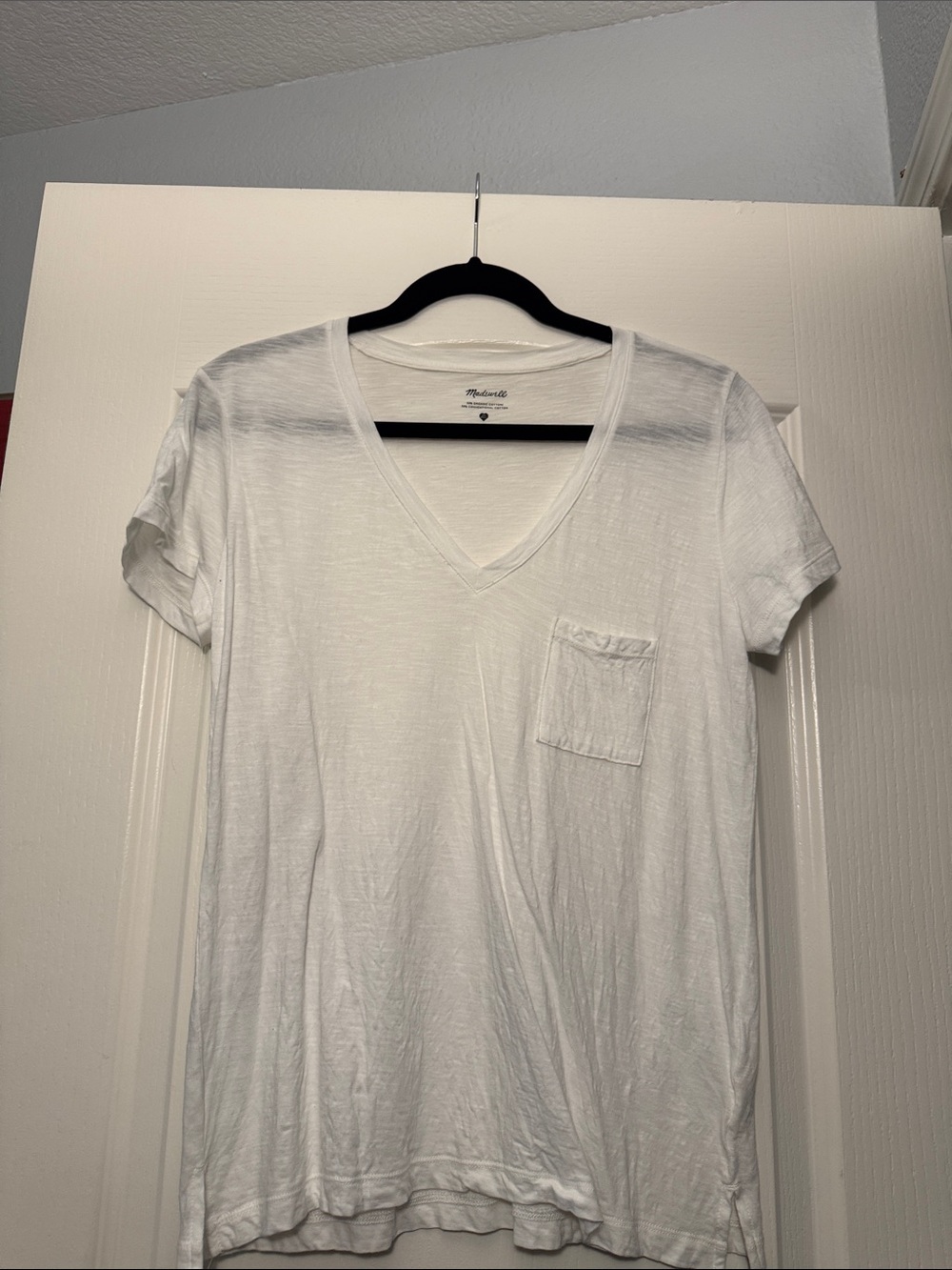 Madewell Women’s Whisper V-Neck Pocket Tee